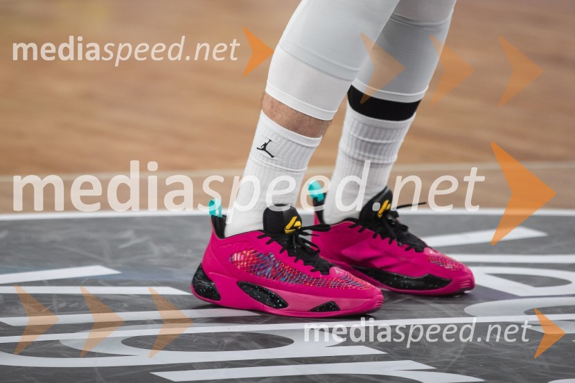 Slovenija na krilih Luke Dončića premagala Brazilijo