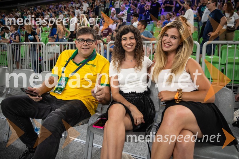  ... ;  Neža Blatnik Sojar;  ... Slovenija na krilih Luke Dončića premagala Brazilijo