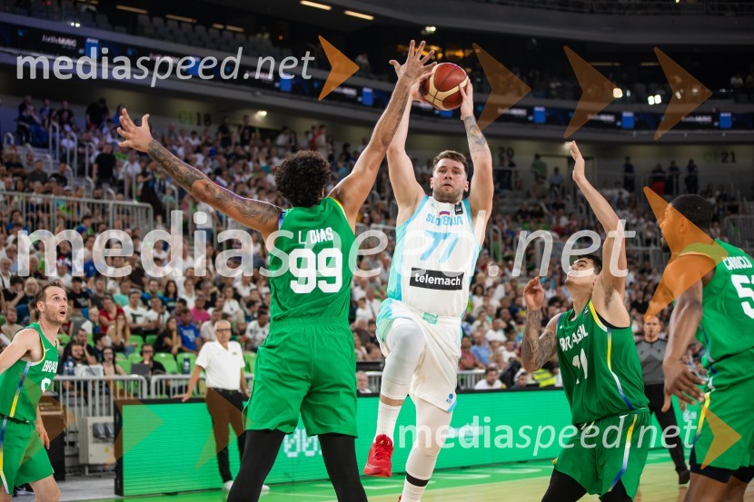  Lucas Dias, košarkar, Brazilija;  Luka  Dončić, košarkarSlovenija na krilih Luke Dončića premagala Brazilijo