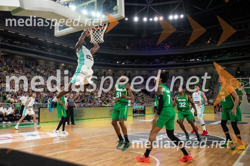 Slovenija na krilih Luke Dončića premagala Brazilijo