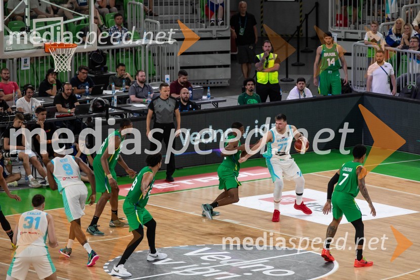  Bruno Caboclo, košarkar, Brazilija;  Luka  Dončić, košarkarSlovenija na krilih Luke Dončića premagala Brazilijo