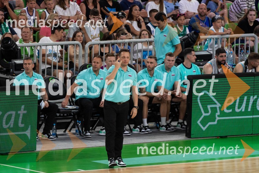  Aleksander Sekulić, selektor  košarkaške reprezentanceSlovenija na krilih Luke Dončića premagala Brazilijo