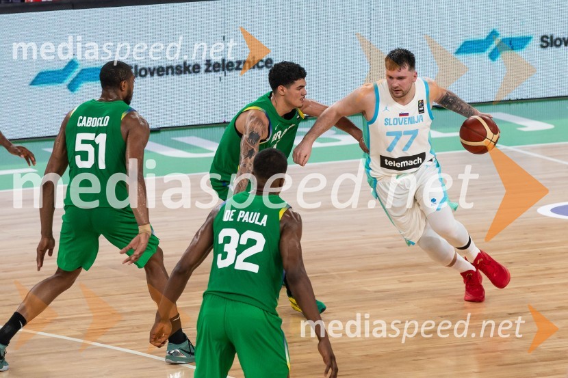  Bruno Caboclo, košarkar, Brazilija;  Georginho De Paula, košarkar, Brazilija;  Gui Santos, košarkar, Brazilija;  Luka  Dončić, košarkarSlovenija na krilih Luke Dončića premagala Brazilijo