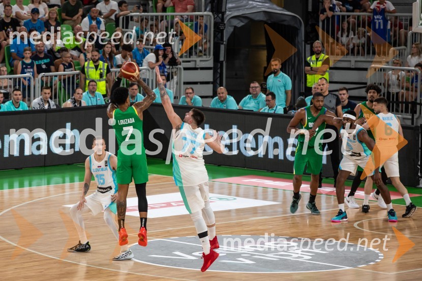  Marcos Louzada, košarkar, Brazilija;  Luka  Dončić, košarkarSlovenija na krilih Luke Dončića premagala Brazilijo