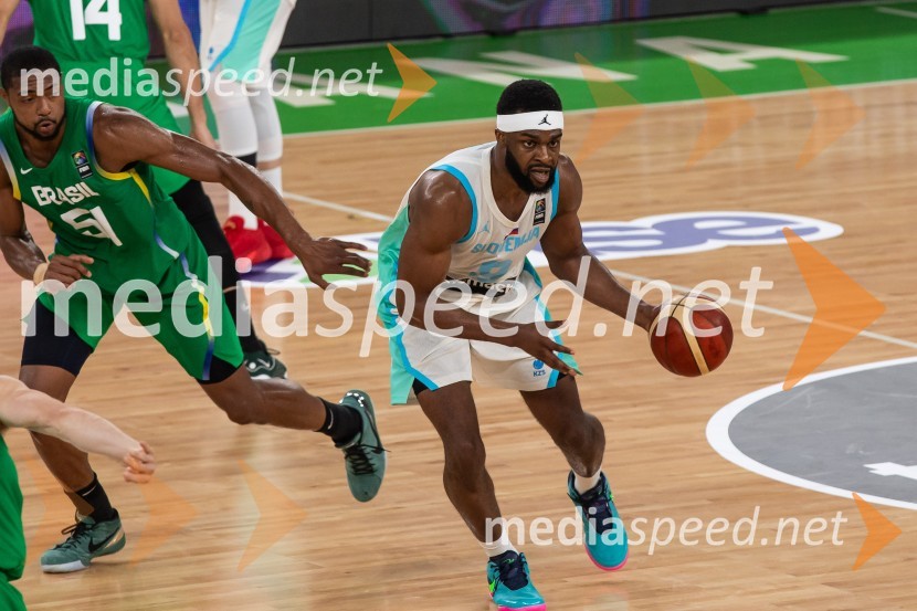  Bruno Caboclo, košarkar, Brazilija;  Josh Nebo, košarkarSlovenija na krilih Luke Dončića premagala Brazilijo