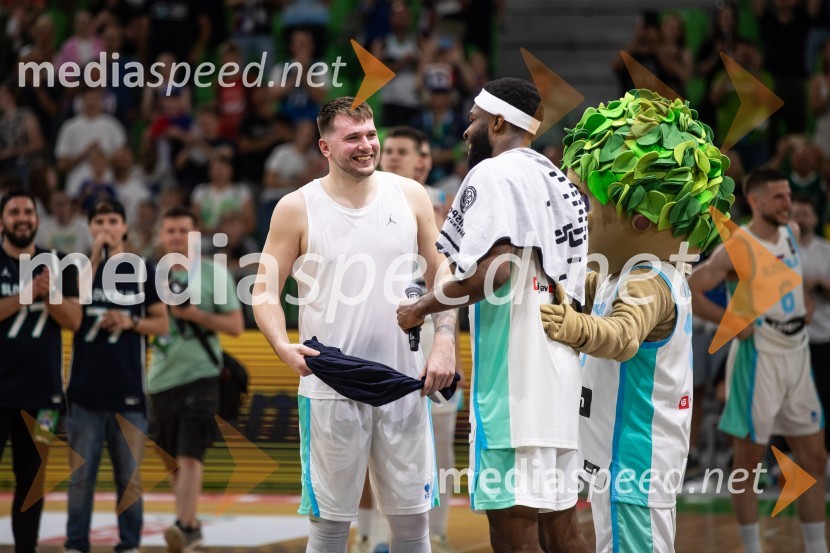  Luka  Dončić, košarkar;  Josh Nebo, košarkarSlovenija na krilih Luke Dončića premagala Brazilijo
