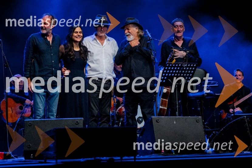  Jure Ivanušič, dramski igralec in glasbenik;  Milica Šerbedžija;  Vlado Kreslin, glasbenik;  ... ;  Miroslav Tadić, kitaristRade Šerbedžija na 72. Ljubljana Festivalu