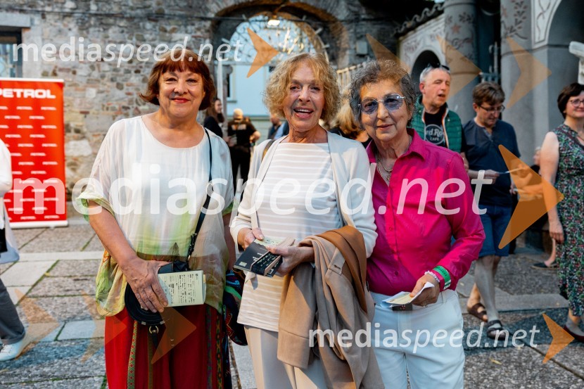  Damjana Černe, igralka;  Milena  Zupančič, igralka;  Dragica Petrovič, režiserka in producentkaRade Šerbedžija na 72. Ljubljana Festivalu