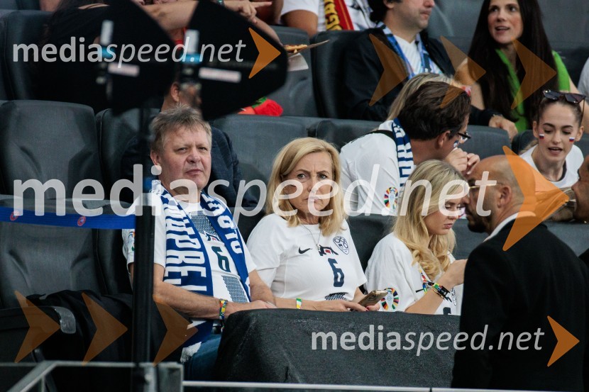  ... ;  Irena Bijol;  Neža StrmčnikKljub porazu je Slovenija dokazala, da zmore