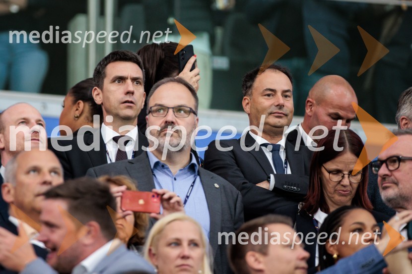   Uroš Ivanc, CFA, predsednik društva CFA Society Slovenia in član uprave Zavarovalnice Triglav;  Andrej  Slapar, predsednik uprave Zavarovalnica Triglav d.d.Kljub porazu je Slovenija dokazala, da zmore