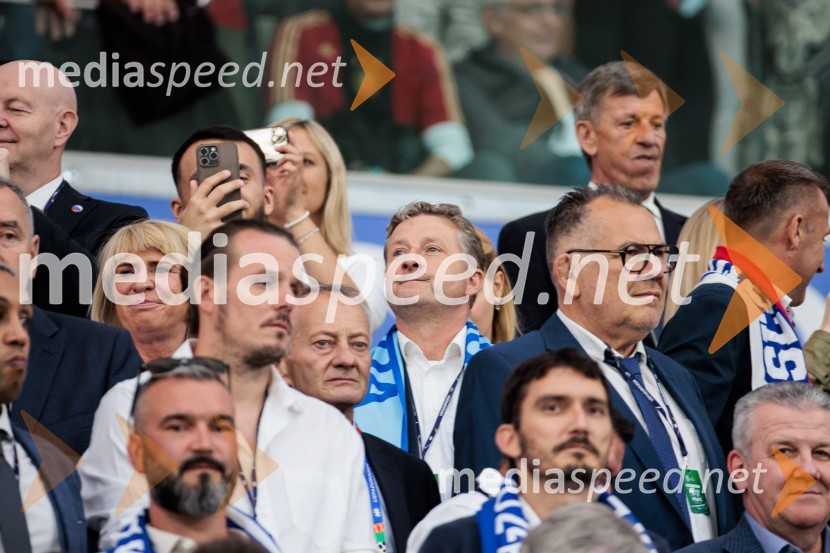  Danilo Steyer,   vinar, Steyer Vina; vinski vitez, predsednik Vinske reprezentance SlovenijeKljub porazu je Slovenija dokazala, da zmore