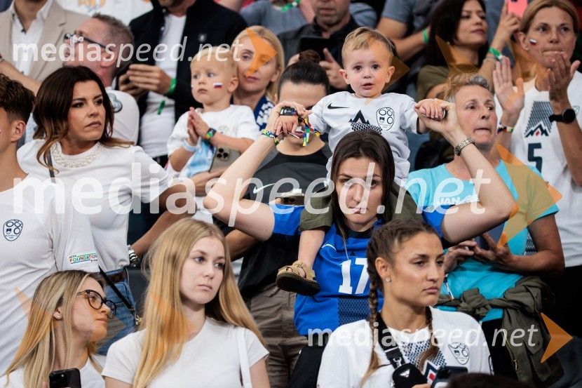  Ana MlakarKljub porazu je Slovenija dokazala, da zmore