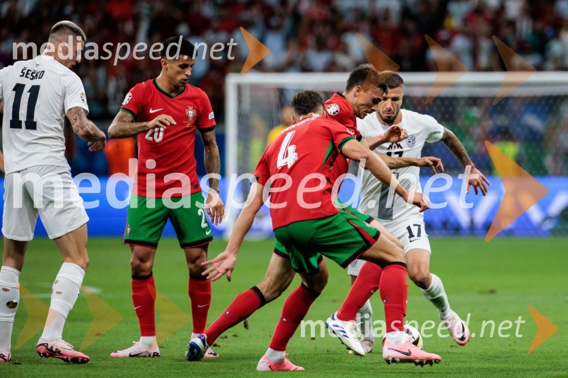  Benjamin Šeško, nogometaš;  João Cancelo, nogometaš, Portugalska;  Ruben Dias, nogometaš, Portugalska;  Joao Palhinha, nogometaš, Portugalska;  Jan Mlakar, nogometašKljub porazu je Slovenija dokazala, da zmore