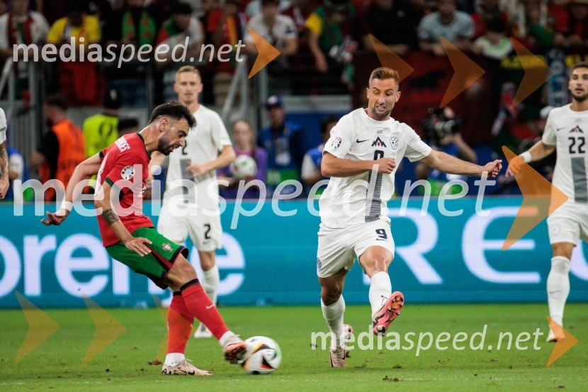  ... ;  Andraž Šporar, nogometašKljub porazu je Slovenija dokazala, da zmore