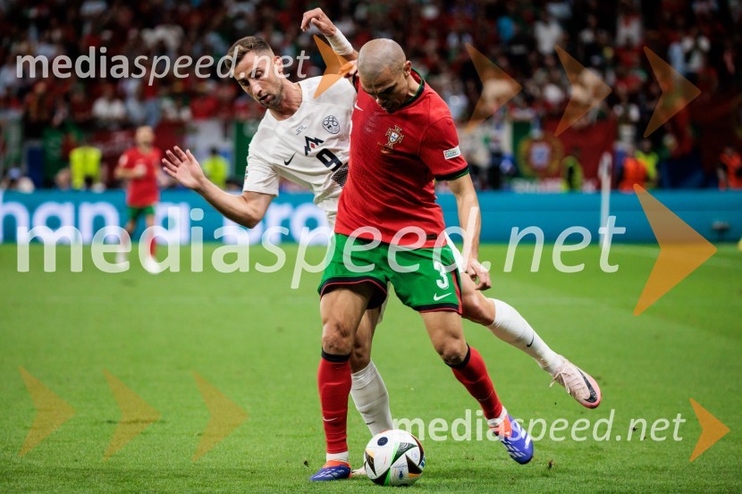  Andraž Šporar, nogometaš;  Kepler Laveran de Lima Ferreira ComM - Pepe, nogometaš, PortugalskaKljub porazu je Slovenija dokazala, da zmore