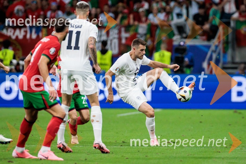  Timi Max Elšnik, nogometašKljub porazu je Slovenija dokazala, da zmore