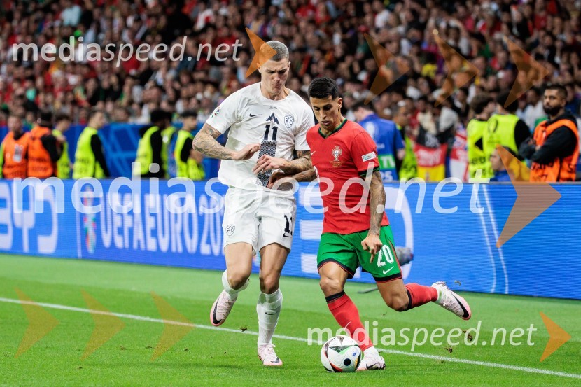  Benjamin Šeško, nogometaš;  João Cancelo, nogometaš, PortugalskaKljub porazu je Slovenija dokazala, da zmore