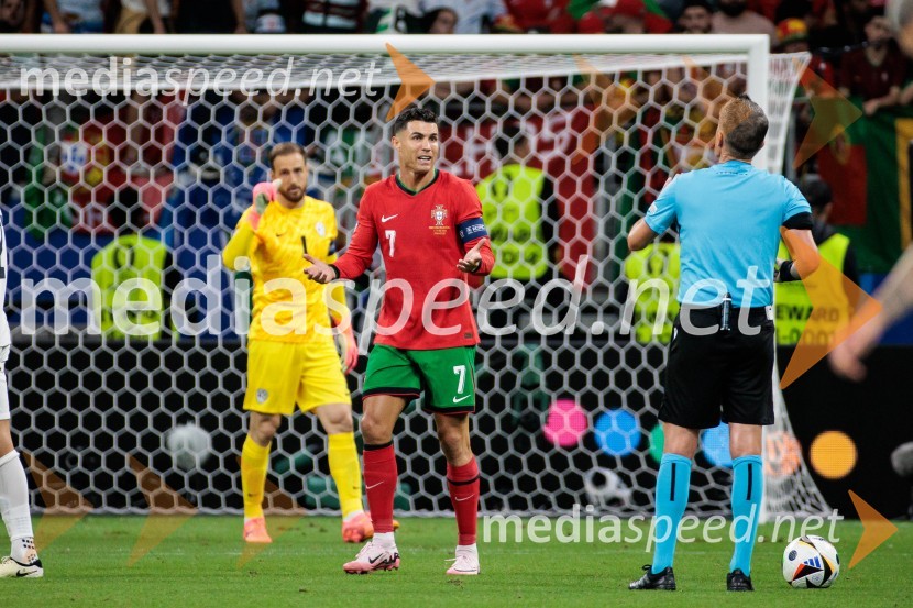  Cristiano Ronaldo, nogometaš, PortugalskaKljub porazu je Slovenija dokazala, da zmore