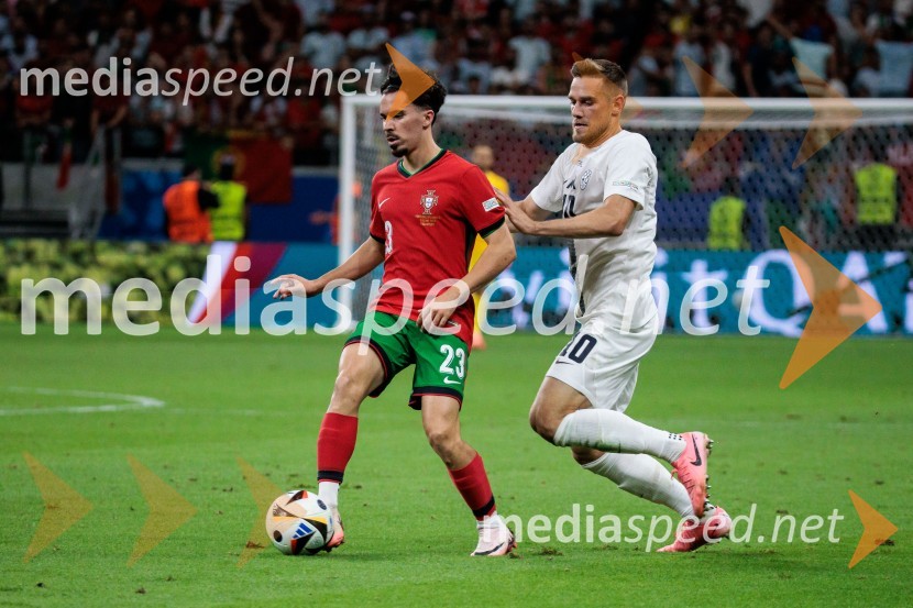  Vítor Machado Ferreira - Vitinha, nogometaš, Portugalska;  Timi Max Elšnik, nogometašKljub porazu je Slovenija dokazala, da zmore