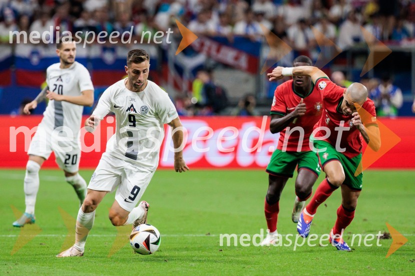  Andraž Šporar, nogometaš;  Kepler Laveran de Lima Ferreira ComM - Pepe, nogometaš, PortugalskaKljub porazu je Slovenija dokazala, da zmore