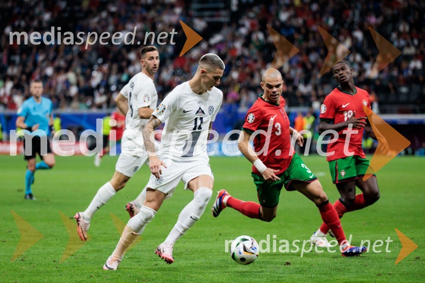  Benjamin Šeško, nogometaš;  Kepler Laveran de Lima Ferreira ComM - Pepe, nogometaš, PortugalskaKljub porazu je Slovenija dokazala, da zmore