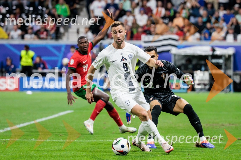  Andraž Šporar, nogometašKljub porazu je Slovenija dokazala, da zmore