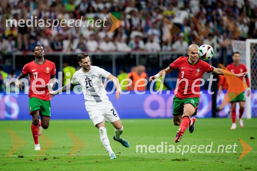  Rafael Leao, nogometaš, Portugalska;  Petar Stojanović, nogometaš;  Kepler Laveran de Lima Ferreira ComM - Pepe, nogometaš, PortugalskaKljub porazu je Slovenija dokazala, da zmore