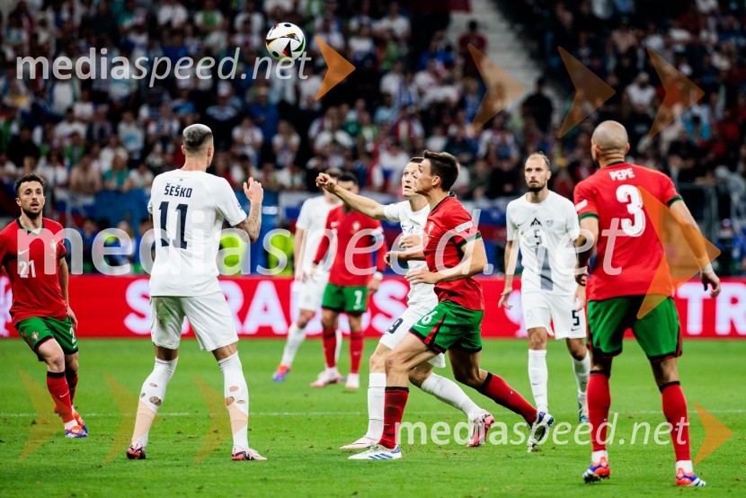  Benjamin Šeško, nogometaš;  Žan Celar, nogometaš;  Joao Palhinha, nogometaš, PortugalskaKljub porazu je Slovenija dokazala, da zmore