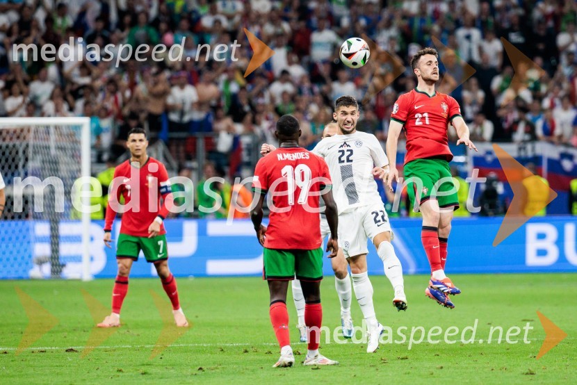  Nuno Mendes, nogometaš, Portugalska;  Adam Gnezda Čerin, nogometaš;  ... Kljub porazu je Slovenija dokazala, da zmore