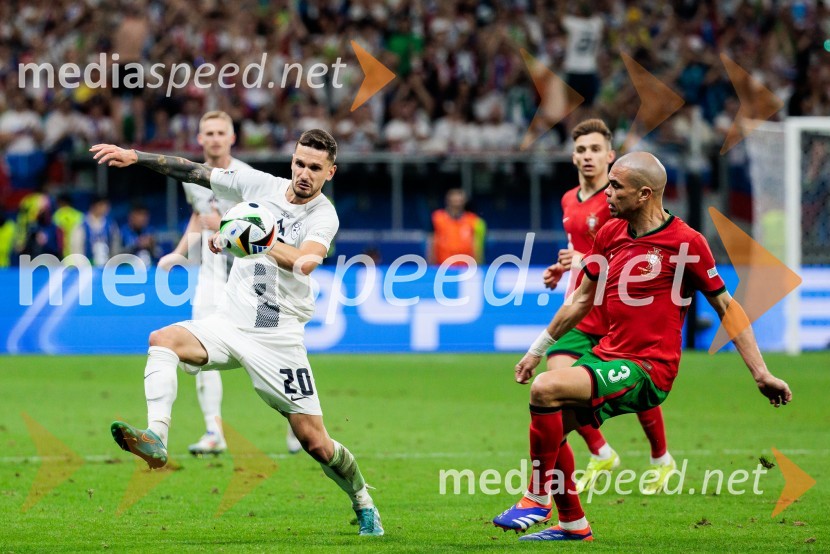  Petar Stojanović, nogometaš;  Kepler Laveran de Lima Ferreira ComM - Pepe, nogometaš, PortugalskaKljub porazu je Slovenija dokazala, da zmore