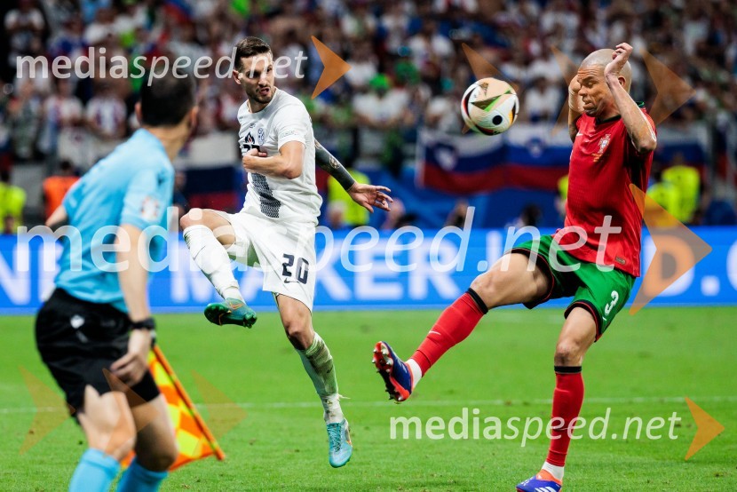  Petar Stojanović, nogometaš;  Kepler Laveran de Lima Ferreira ComM - Pepe, nogometaš, PortugalskaKljub porazu je Slovenija dokazala, da zmore