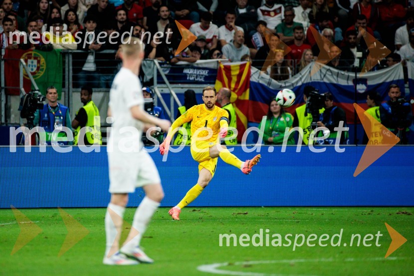  Jan Oblak, nogometašKljub porazu je Slovenija dokazala, da zmore