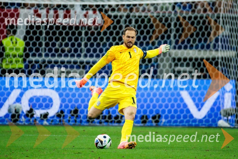  Jan Oblak, nogometašKljub porazu je Slovenija dokazala, da zmore
