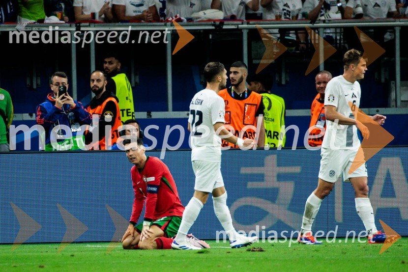  Cristiano Ronaldo, nogometaš, Portugalska;  Adam Gnezda Čerin, nogometaš;  Jaka Bijol, nogometašKljub porazu je Slovenija dokazala, da zmore