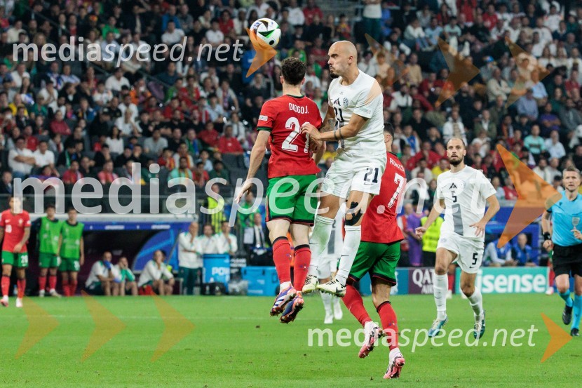  ... ;  Vanja Drkušić, nogometašKljub porazu je Slovenija dokazala, da zmore