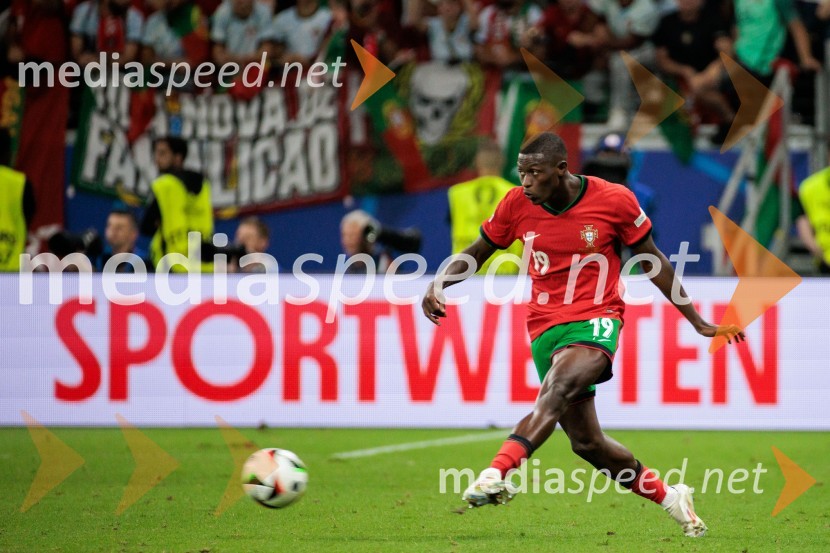  Nuno Mendes, nogometaš, PortugalskaKljub porazu je Slovenija dokazala, da zmore