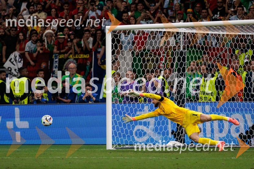  Jan Oblak, nogometašKljub porazu je Slovenija dokazala, da zmore