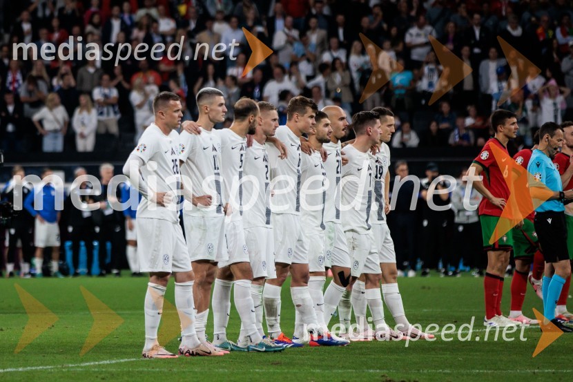  Josip  Iličić, nogometaš;  Benjamin Šeško, nogometaš;  Jon Gorenc Stanković, nogometaš;  Žan  Karničnik, nogometaš;  Jaka Bijol, nogometaš;  Adam Gnezda Čerin, nogometaš;  Vanja Drkušić, nogometaš;  Benjamin Verbič, nogometaš;  Žan Celar, nogometašKljub porazu je Slovenija dokazala, da zmore