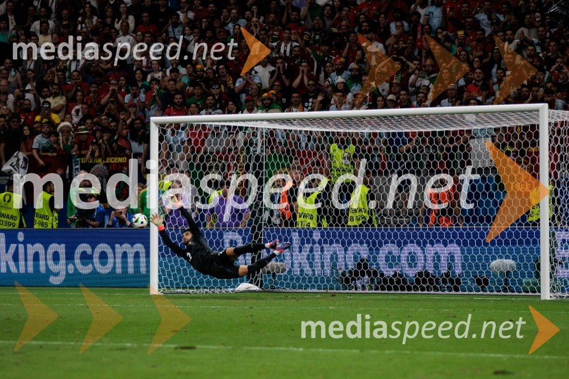  Diogo Costa, nogometaš, PortugalskaKljub porazu je Slovenija dokazala, da zmore