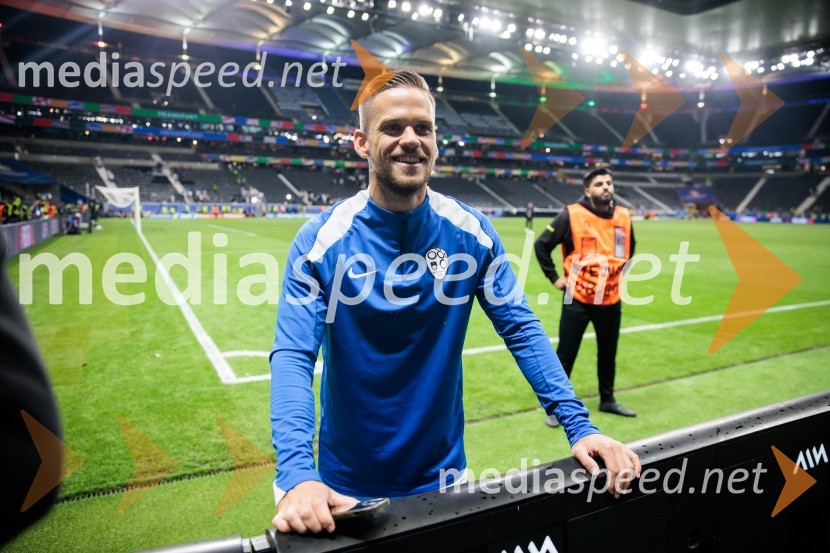  Tomi Horvat, nogometašKljub porazu je Slovenija dokazala, da zmore