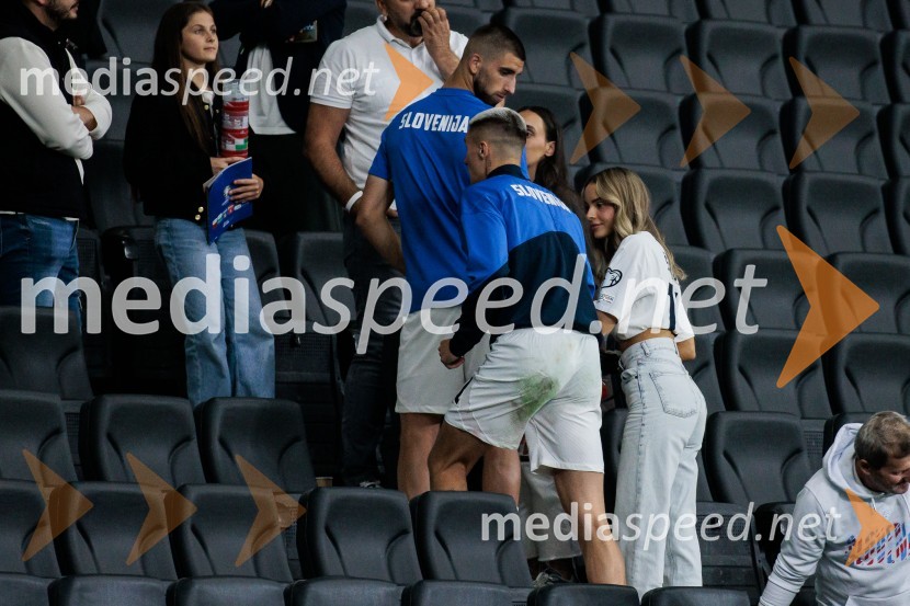  Benjamin Šeško, nogometaš;  Anita Vidović, punca Benjamina ŠeškaKljub porazu je Slovenija dokazala, da zmore