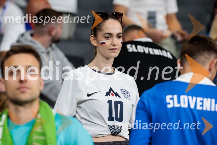  Zara SeničerKljub porazu je Slovenija dokazala, da zmore