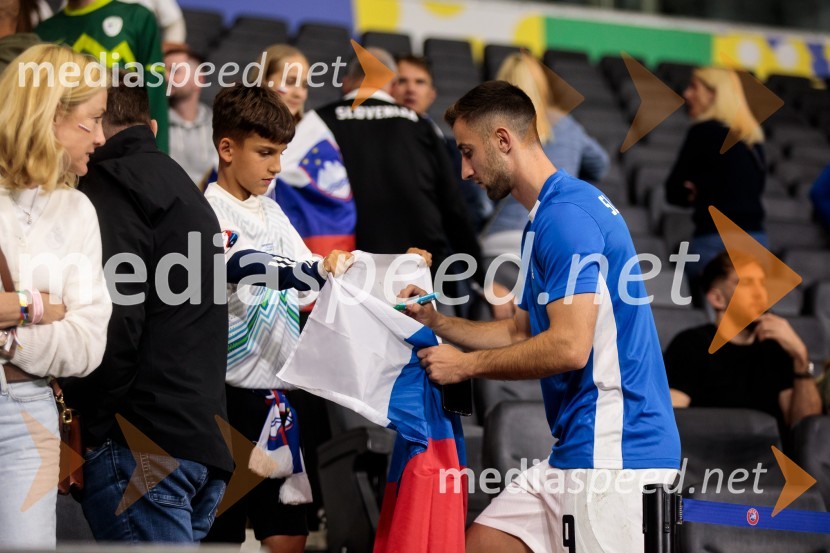  ... ;  Andraž Šporar, nogometašKljub porazu je Slovenija dokazala, da zmore