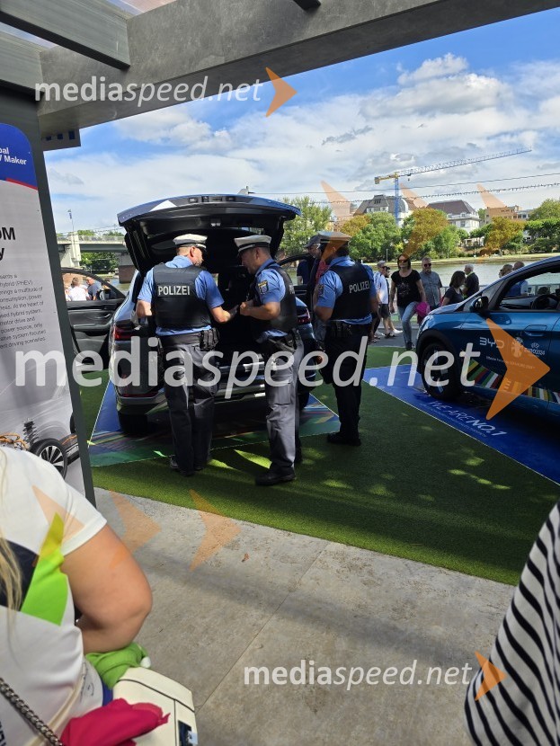 Frankfurt na Majni zavzeli slovenski navijači