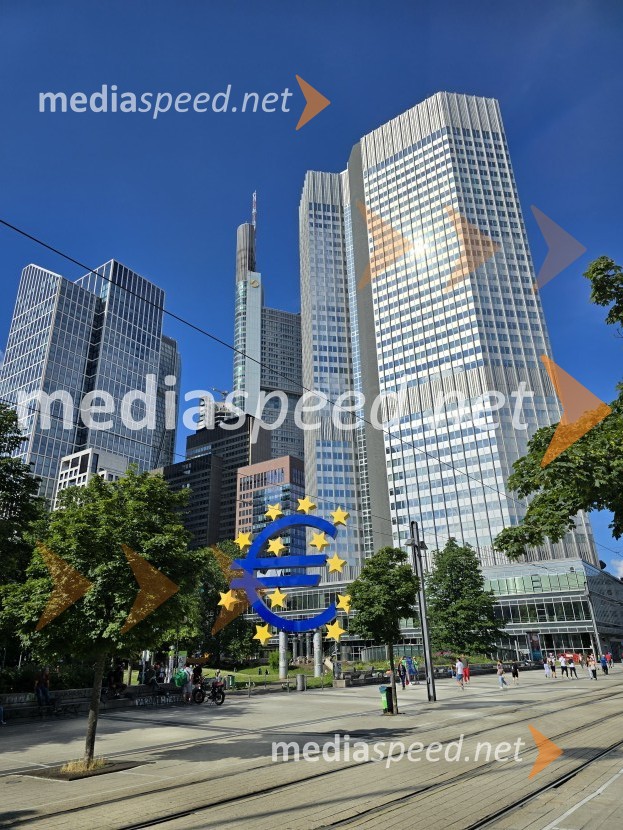 Frankfurt na Majni zavzeli slovenski navijači