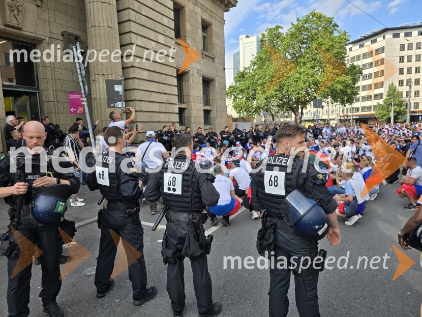 Frankfurt na Majni zavzeli slovenski navijači