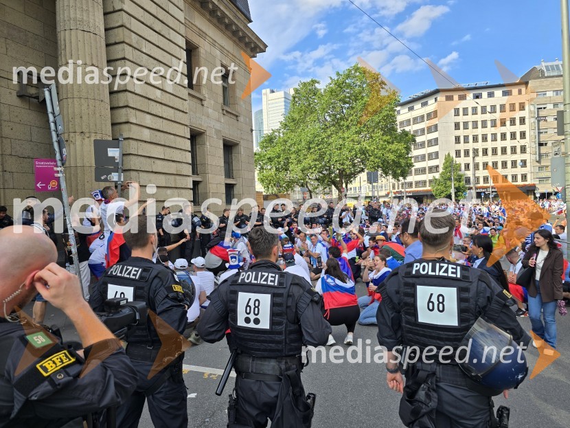 Frankfurt na Majni zavzeli slovenski navijači
