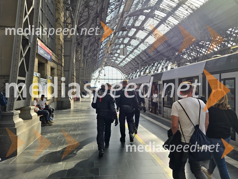 Frankfurt na Majni zavzeli slovenski navijači