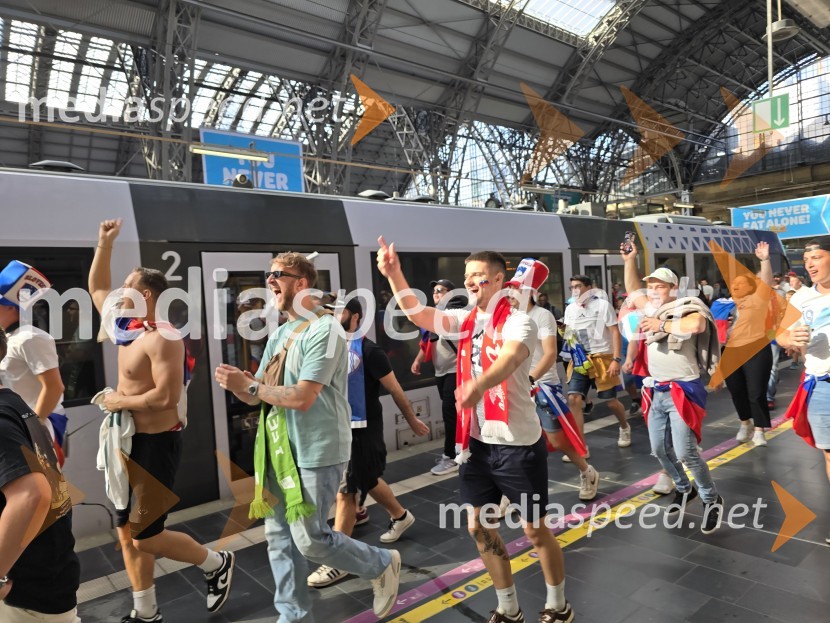 Frankfurt na Majni zavzeli slovenski navijači