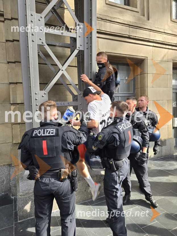 Frankfurt na Majni zavzeli slovenski navijači